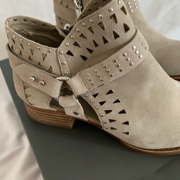 Vince Camuto Calley boots - Picture 4 of 5